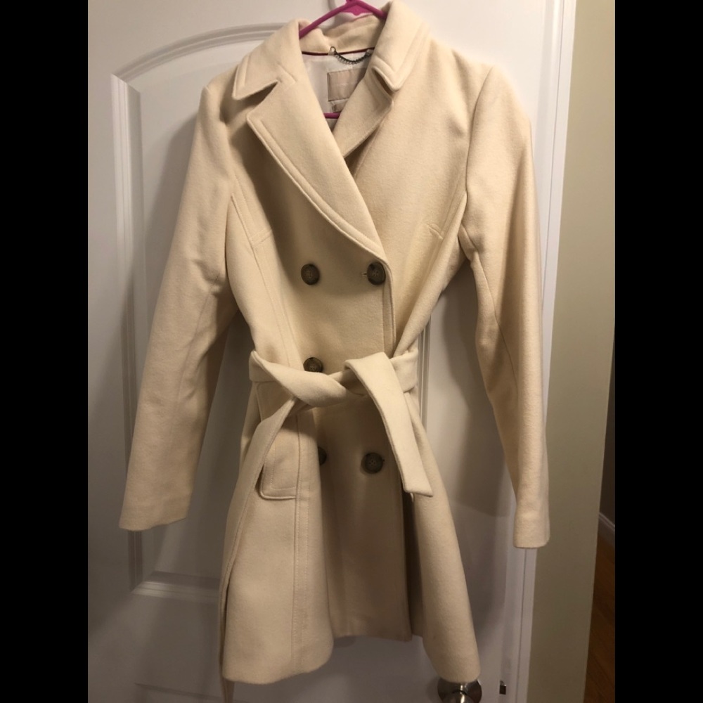 Banana Republic small gorgeous off white coat